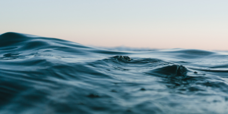 Photo of the ocean demonstrating vaginal dryness